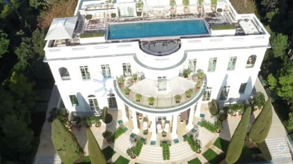 Πόλεμος στην Ουκρανία: Γιατί κατασχέθηκε η παλιά βίλα του Αριστοτέλη Ωνάση στη γαλλική Ριβιέρα