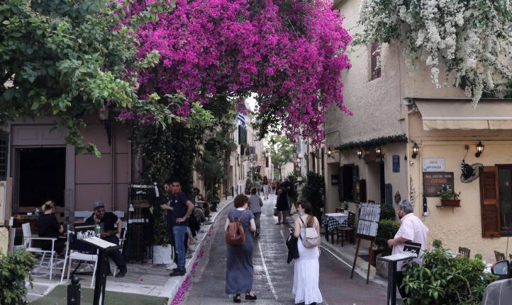 Κοροναϊός: Αντίστροφη μέτρηση για την άρση των τελευταίων περιορισμών – Τι αλλάζει από την Πρωτομαγιά