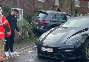 Μπρούνο Φερνάντες: Τράκαρε οδηγώντας την πολυτελή του Porsche