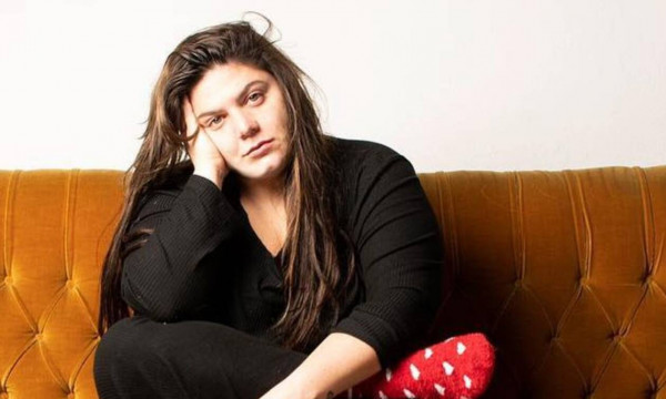 Επίσημη πρεμιέρα για την παράσταση «Ουρανία» με την Δανάη Μπάρκα στο «Μικρό Παλλάς»