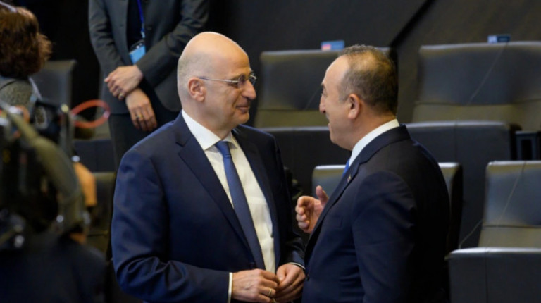 Δένδιας: Τα είπε με τον Τσαβούσογλου για την Ουκρανία στις Βρυξέλλες