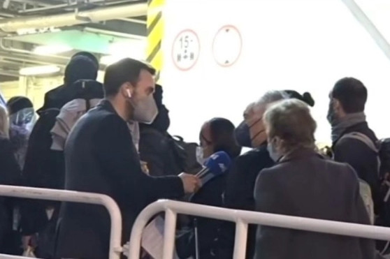 Έλληνας ταξιδιώτης… τρόλαρε δημοσιογράφο μιλώντας του Αγγλικά – Πώς αποκαλύφθηκε