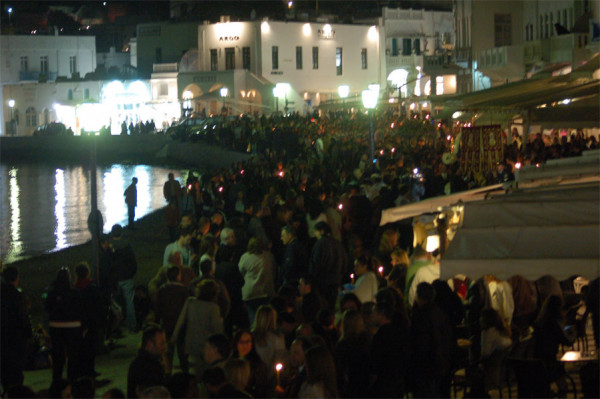 Τσιμπημένες οι τιμές για τις πασχαλινές διακοπές – «Βουλιάζουν» όμως οι Κυκλάδες