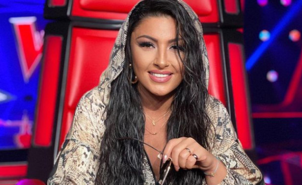 Έλενα Παπαρίζου: Αγνώριστη η τραγουδίστρια – Δείτε την μεγάλη αλλαγή που έκανε στα μαλλιά της