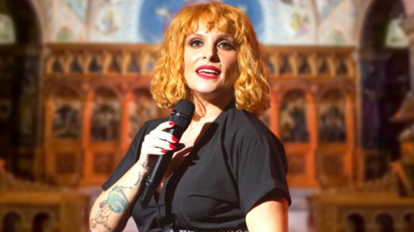 “Δεν είναι πίστα ο οίκος του Κυρίου”: Χαμός στο Twitter για το Χριστός Ανέστη της Ελεονώρας Ζουγανέλη