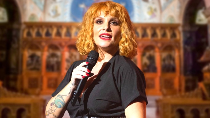 «Δεν είναι πίστα ο οίκος του Κυρίου»: Χαμός στο Twitter για το Χριστός Ανέστη της Ελεονώρας Ζουγανέλη