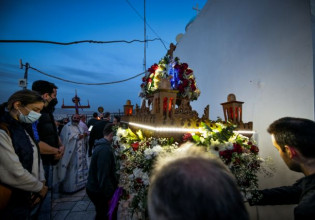 Εισαγόμενα λουλούδια από Τουρκία και Ιταλία για τον Επιτάφιο