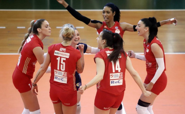 Στους τελικούς του πρωταθλήματος ο Ολυμπιακός (3-1)