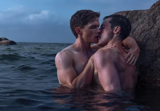 Η ρωσική ταινία που ο Πούτιν θα ήθελε να εξαφανίσει – Δείχνει τον έρωτα δύο ρώσων πολεμιστών