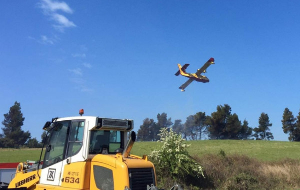 Χαλκιδική: Μαίνεται η φωτιά στην περιοχή Μόλα Καλύβα – Συνεχίζεται η προσπάθεια κατάσβεσης