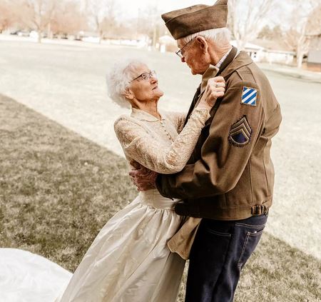 Η αγάπη που αντέχει στο χρόνο: 87χρονη γιόρτασε 70 χρόνια γάμου με τον σύζυγό της – Το μυστικό της ευτυχίας