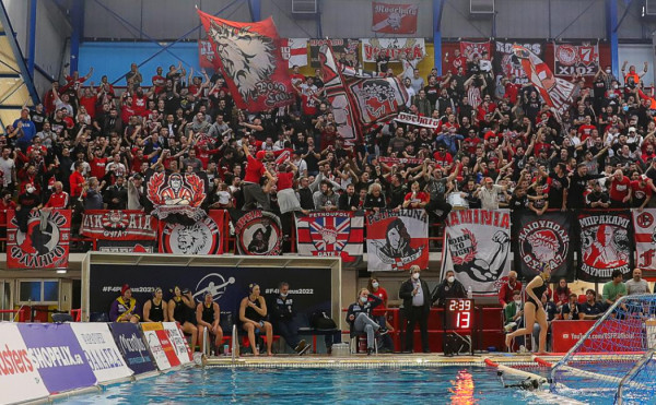 «Τρέλα» στον κόσμο του Ολυμπιακού για την ευρωκούπα στο πόλο γυναικών