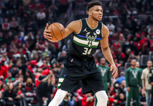 Φοβερός Γιάννης και εμφατική νίκη των Μπακς επί των Μπουλς (111-81)