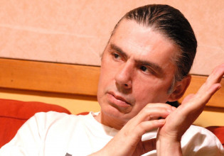 Πέθανε ο σπουδαίος συνθέτης και τραγουδιστής Σταύρος Λογαρίδης