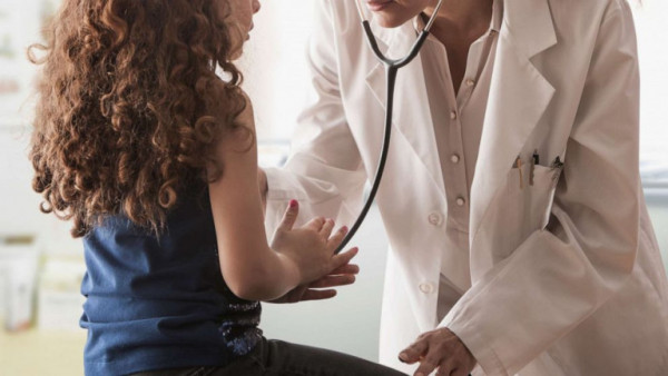 Οξεία ηπατίτιδα στα παιδιά: Τι είναι ο αδενοϊός – Πώς κολλάει και πώς να προφυλαχθούμε