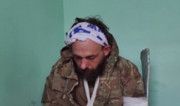 Ρωσία: Δημοσιοποίησε βίντεο με Βρετανό που αιχμαλωτίσθηκε στην Ουκρανία