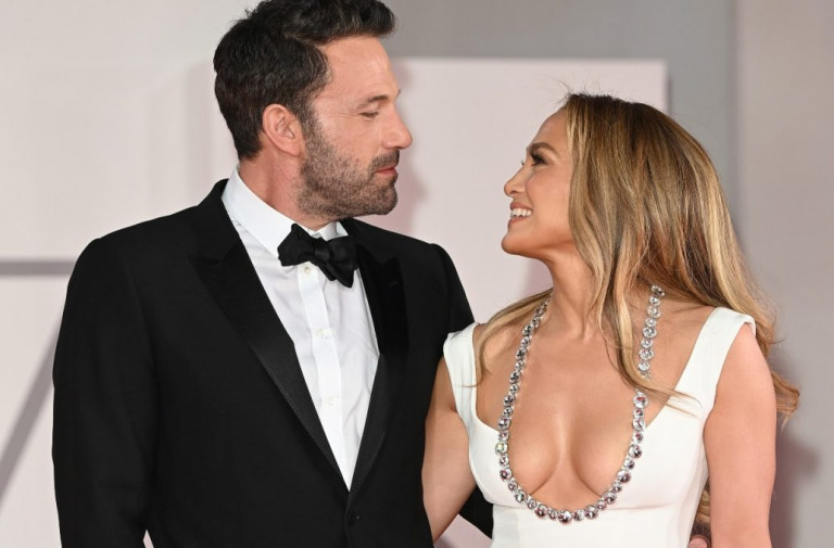 Τζένιφερ Λόπεζ – Μπεν Άφλεκ: Αρραβωνιάστηκαν ξανά – Δείτε το εντυπωσιακό μονόπετρο