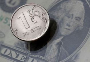 Ρωσία: Ο πόλεμος ανάμεσα σε ρούβλι και δολάριο – Ποιος θα κερδίσει;