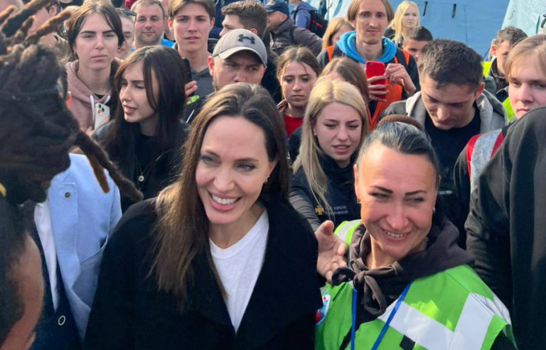 Αντζελίνα Τζολί: Επισκέφθηκε τη Λβιβ και συνομίλησε με πρόσφυγες του πολέμου