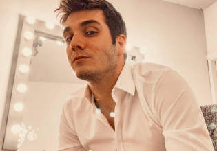 Γιώργος Κακοσαίος: Ερωτευμένος ο τραγουδιστής – Η αποκάλυψη για την κόρη της Δέσποινας Βανδή