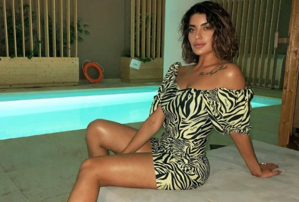 Μαρία Καζαριάν: Ανυπομονεί να γίνει μανούλα και ποζάρει με φουσκωμένη κοιλίτσα