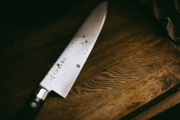 Ηράκλειο: Ανήλικοι κυκλοφορούσαν με μαχαίρια – Συνελήφθησαν και οι γονείς τους