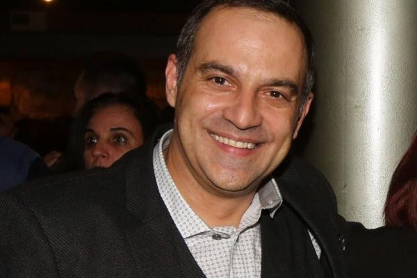 Κρατερός Κατσούλης: Η άγνωστη σχέση του με ηθοποιό – Χώρισαν λίγο πριν ανέβουν τα σκαλιά της εκκλησίας