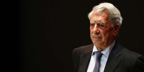 Μάριο Βάργκας Λιόσια: Στο νοσοκομείο με κοροναϊό ο νομπελίστας λογοτέχνης