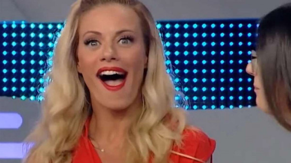 Απίθανα πράγματα στο Ρουκ Ζουκ: «Θα μου κάνεις ένα…» – Άφωνη η Ζέτα Μακρυπούλια