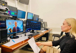 Μαρίνα Οβσιανίκοβα: Η Ρωσίδα δημοσιογράφος που αντιτάχθηκε στον Πούτιν γίνεται ανταποκρίτρια της γερμανικής die Welt