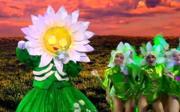 The Masked Singer: Η Μαργαρίτα τραγούδησε “Σ’ αγαπάω” και ξετρέλανε τους ντεντέκτιβ