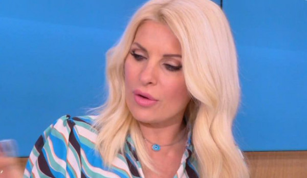 Ελένη Μενεγάκη: Αναστατωμένη η παρουσιάστρια – «Βγάλτε τα πλάνα, δεν μπορώ να τα δω»