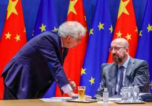 Η ΕΕ ζητάει από την Κίνα να μην βοηθήσει τη Ρωσία ν’ αντιμετωπίσει τις δυτικές κυρώσεις