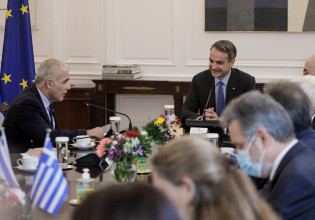 Israeli Alternate PM Lapid in Athens for trilateral meeting; talks with Mitsotakis on Tues