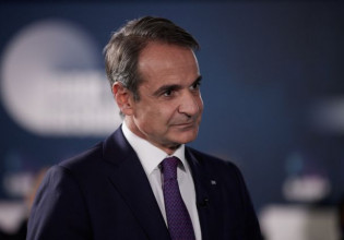 Το μήνυμα Μητσοτάκη για το Πάσχα: «Γιορτάζουμε μακριά από την απειλή του κοροναϊού»