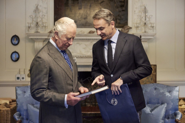 Mitsotakis given tour of Dumfries House by Prince Charles; efforts to showcase Tatoi estate discussed