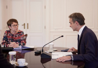 Συνάντηση Μητσοτάκη με την πρόεδρο της Ευρωπαϊκής Τράπεζας Ανασυγκρότησης