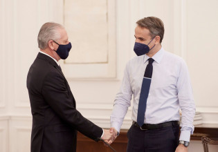 Συνάντηση του Κυριάκου Μητσοτάκη με τον πρόεδρο της ΕΔΕΚ