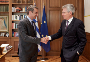 Μητσοτάκης: Αποχαιρετώ …προς το παρόν τον Τζέφρι Πάιατ