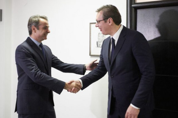 Μητσοτάκης: Επικοινωνία με Βούτσιτς μετά την επανεκλογή του Σέρβου προέδρου