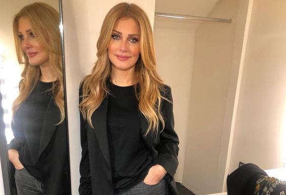 Νατάσα Θεοδωρίδου: Τραγουδάει το νέο της κομμάτι στην κόρη της