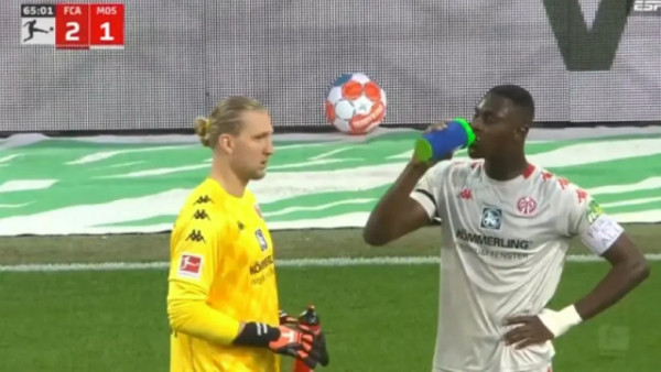 Γερμανία: Διεκόπη ποδοσφαιρικός αγώνας μόλις έδυσε ο ήλιος για να πιει νερό ποδοσφαιριστής που τηρούσε το Ραμαζάνι