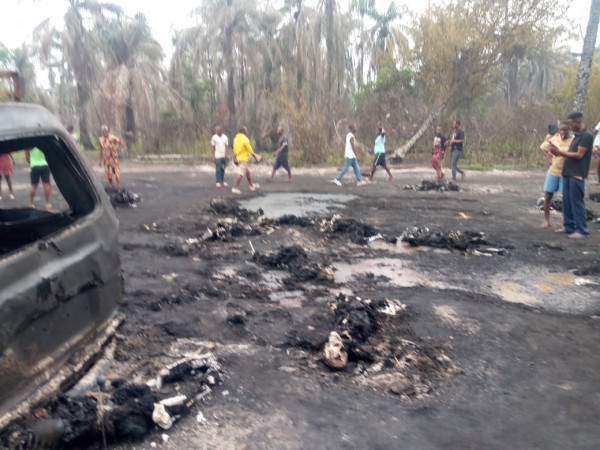 Νιγηρία: Πάνω από 100 νεκροί από έκρηξη σε μια παράνομη πετρελαϊκή αποθήκη