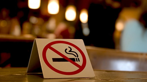 Η απαγόρευση του καπνίσματος έχει πάει… περίπατο