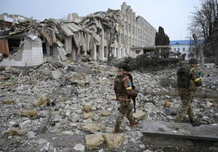 Πόλεμος στην Ουκρανία: Ρωσικοί πύραυλοι έπληξαν δύο πόλεις στα ανατολικά της χώρας