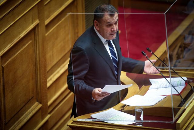 Πόσες φορές έστειλε όπλα η Ελλάδα στην Ουκρανία; – Τι απαντούν Παναγιωτόπουλος και Οικονόμου