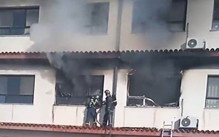 Φωτιά στο Παπανικολάου: Βίντεο δείχνει την ένταση της φωτιάς