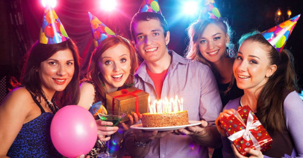 Κρίση πανικού: Υπάλληλος απολύθηκε για ένα πάρτι γενεθλίων αλλά πήρε αποζημίωση 450 χιλιάδες δολάρια