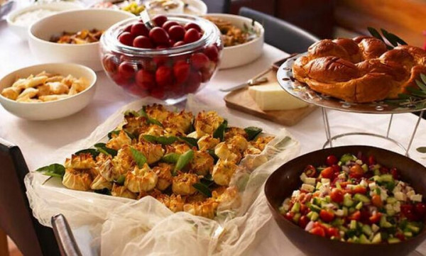 Πασχαλινό τραπέζι: Συμβουλές για σωστή αξιοποίησή των τροφίμων