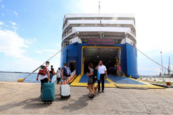 Τα παράδοξα των τιμών στα ακτοπλοϊκά εισιτήρια – Όσο πιο μακριά, τόσο πιο φθηνά
